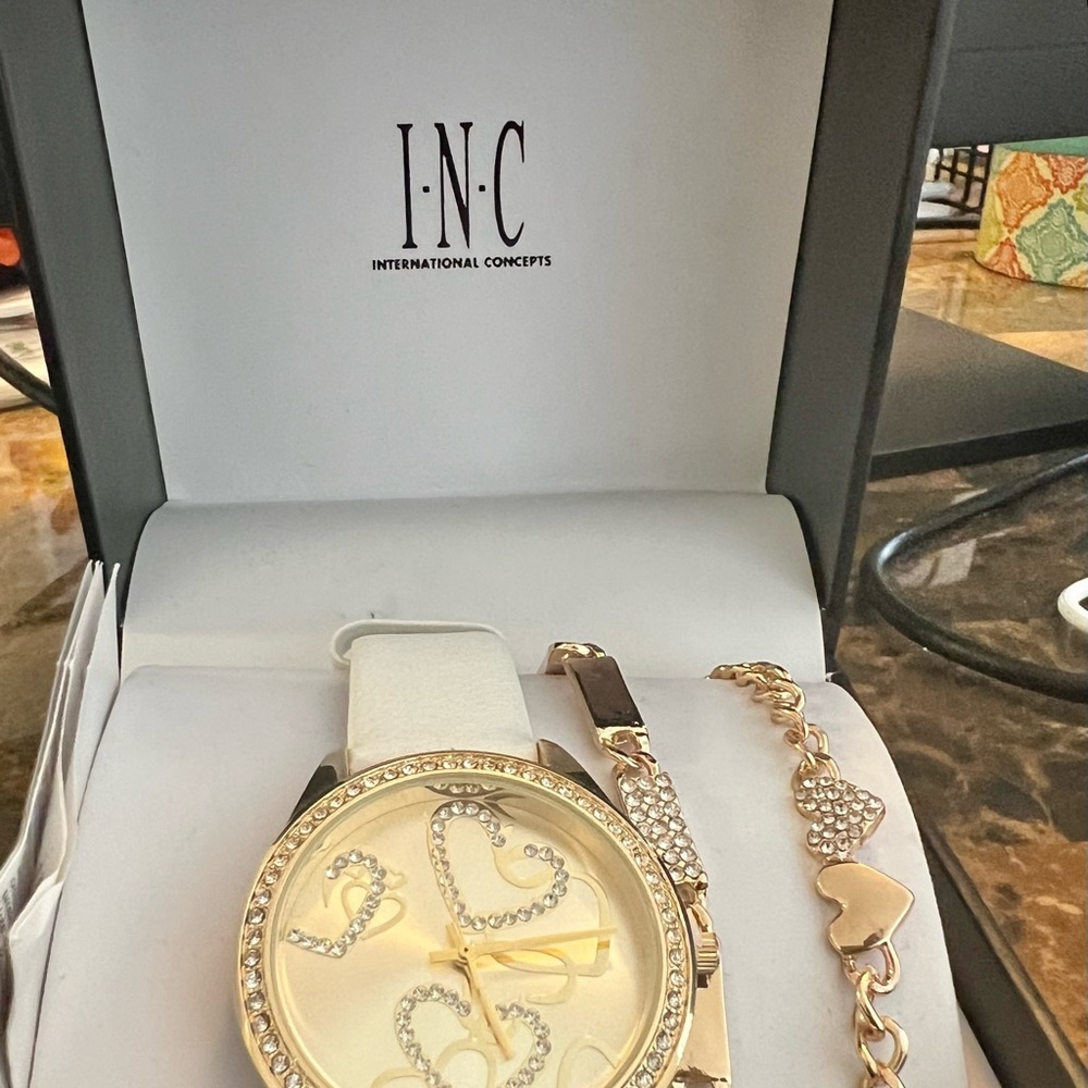 NIB Gold and White Heart-Embellished Watch and Bracelet Set - Picture 4 of 5